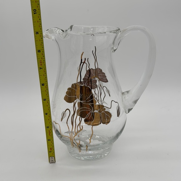 Vintage Gold Cyclamen Motif Mid Century Modern Glass Pitcher with Ice Lip 9.25" - Picture 2 of 9